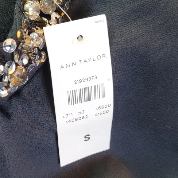 Ann Taylor Sequin Neckline Sleveless Top Blouse Small - Picture 6 of 7